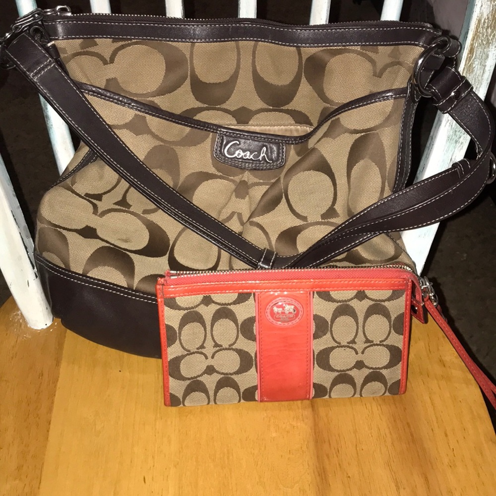 COACH PURSE AND WRISTLET